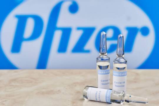 Bloomberg пишет о нежелании бедных стран закупать вакцину Pfizer