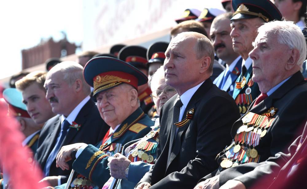 Путин напомнил Лукашенко о моральном долге