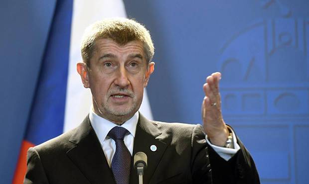 Премьер Чехии призвал страны ЕС выслать «хотя бы по одному» российскому дипломату