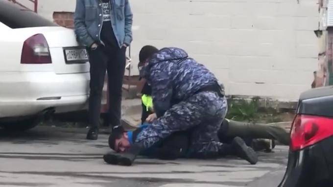Жесткое задержание на улице Тамбасова попало на видео