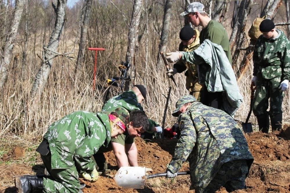 Следователи из Иванова нашли останки красноармейцев-земляков в тверской области