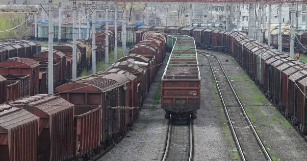 &quot;Укрзализныця&quot; в январе-апреле сократила транзит руды на четверть