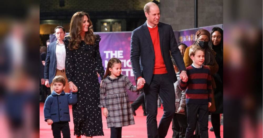 Полетіли на гелікоптері: принца Вільяма та Кейт Міддлтон з дітьми і собакою випадково зняли на відео