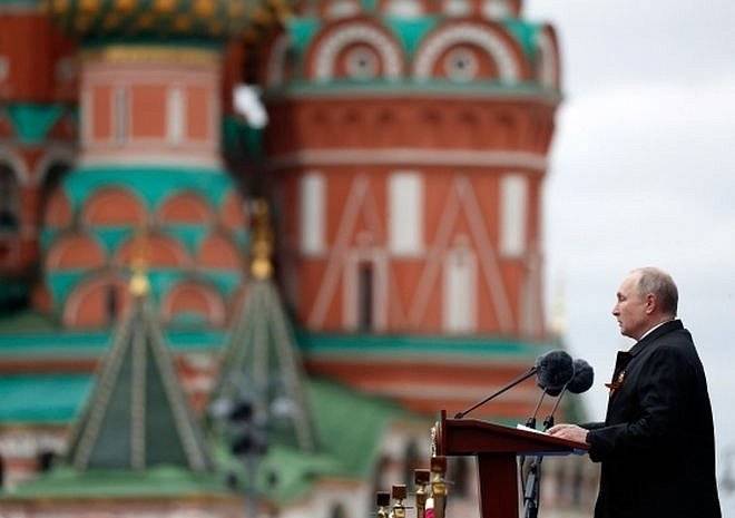 Песков объяснил слова Путина про «недобитых карателей»
