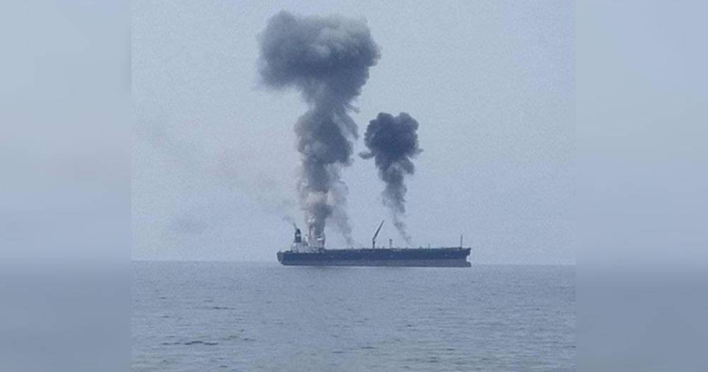 Пожар произошел на нефтяном танкере в бухте сирийского порта