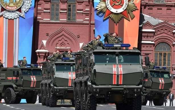 Литовкин назвал прорывные военные новинки, представленные на Параде Победы в Москве