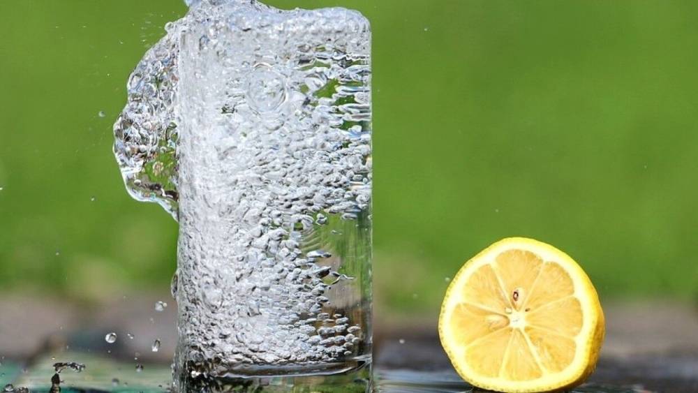 Диетолог назвал комфортную температуру питьевой воды