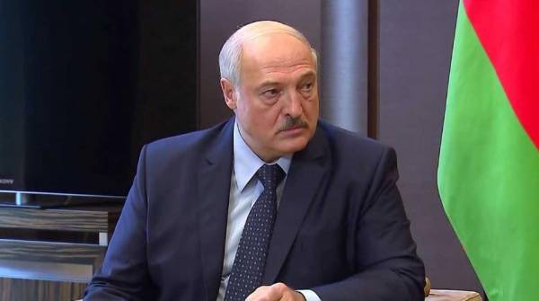 Лукашенко придется расплатиться с Россией за помощь суверенитетом Белоруссии – западные СМИ