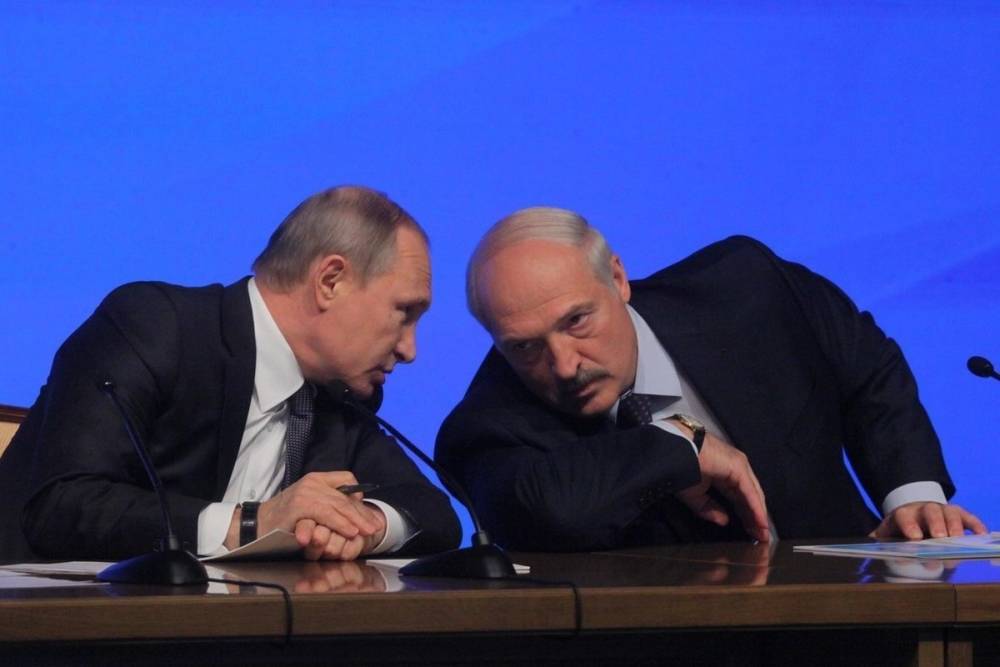 Лукашенко раскрыл содержимое чемодана, с которым он приехал на встречу с Путиным
