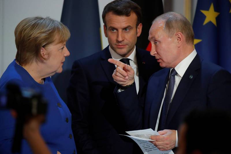 Стали известны детали переговоров Путина с Макроном и Меркель