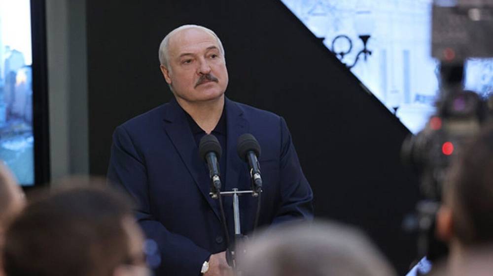 Лукашенко обсудил с Путиным предстоящую встречу президентов РФ и США