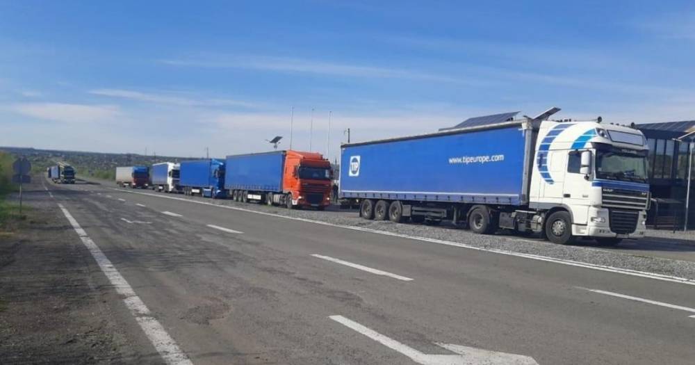 Укравтодор: с 1 июня запрещено движение грузовиков по дорогам общего пользования в жару