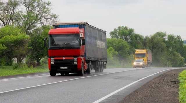 С 1 июня запрещено движение грузовиков по дорогам общего пользования при температуре выше 28 градусов, - "Укравтодор"