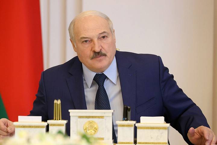 Лукашенко: Белоруссия и Россия поднимут вопрос об открытии авиарейсов в Крым