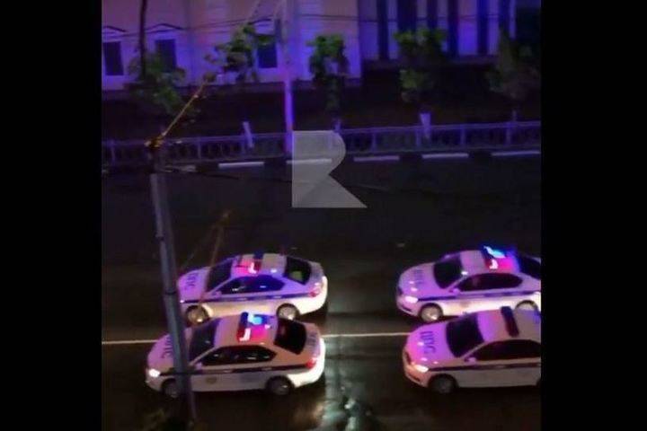 В центре Рязани сняли на видео колонну полицейских машин