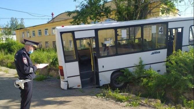 В Свердловской области автобус насмерть сбил шесть человек
