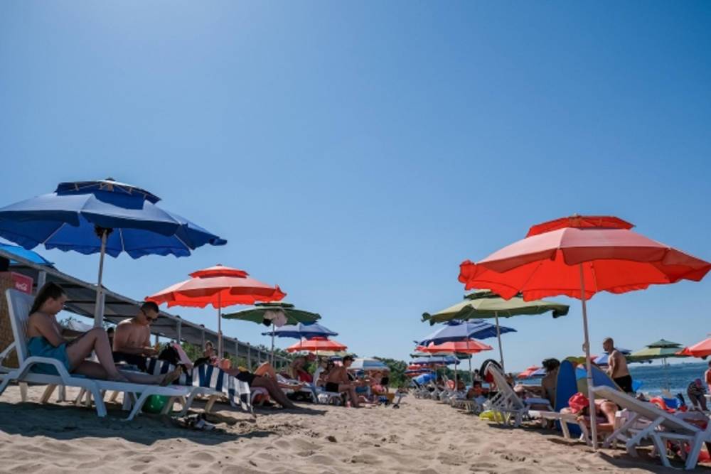 Губернатор пообещал астраханцам комфортные и безопасные пляжи