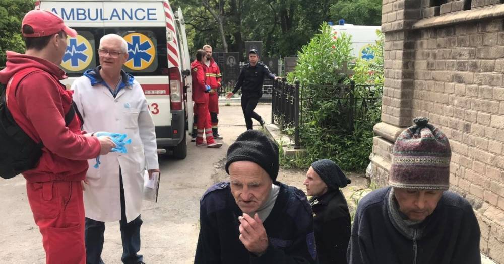 В Одессе трех пациентов-инвалидов вывезли на кладбище, полиция начала расследование