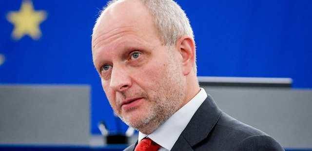 Посол ЕС отреагировал на законопроект Зеленского об олигархах