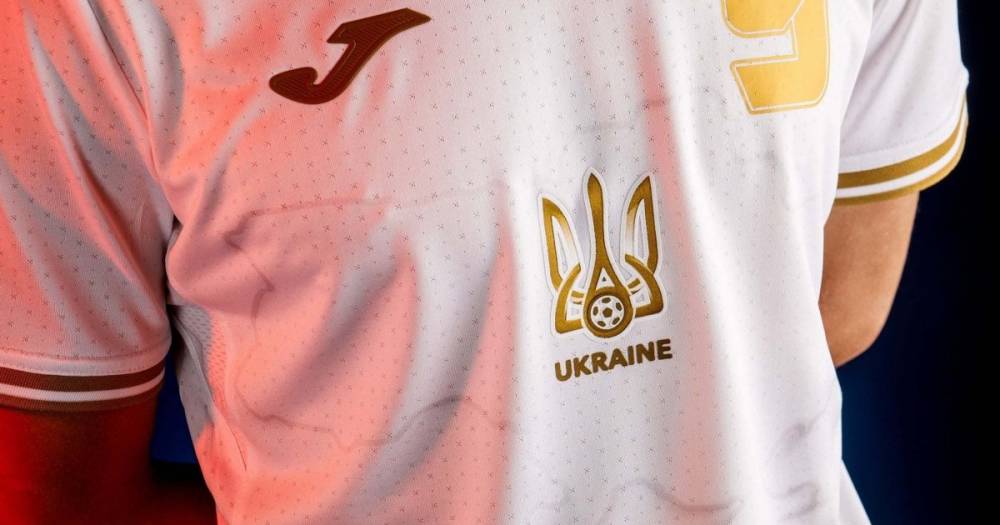 В УЕФА объяснили, почему Украина должна изменить форму сборной и убрать слоган "Героям слава"