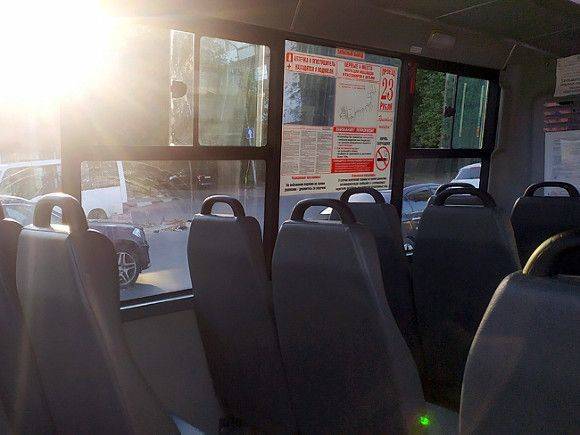 На севере Петербурга загорелся автобус с пассажирами (видео)