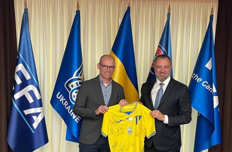 Павелко вступил в переговоры с УЕФА, чтобы сохранить форму сборной Украины