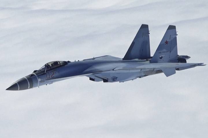 Российский Су-35 сопроводил самолет-разведчик ВВС США над Тихим океаном