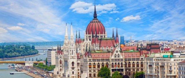 Венгрия первой в ЕС согласилась признавать украинские свидетельства о вакцинации