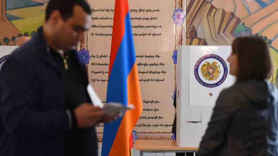 В Армении стартовало электронного голосование на досрочных парламентских выборах