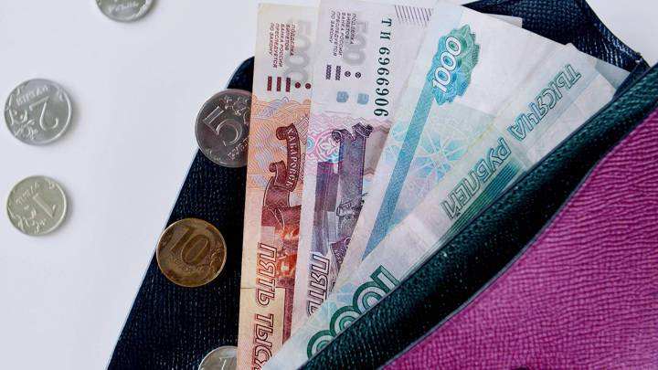 Россияне назвали доход для финансовой независимости