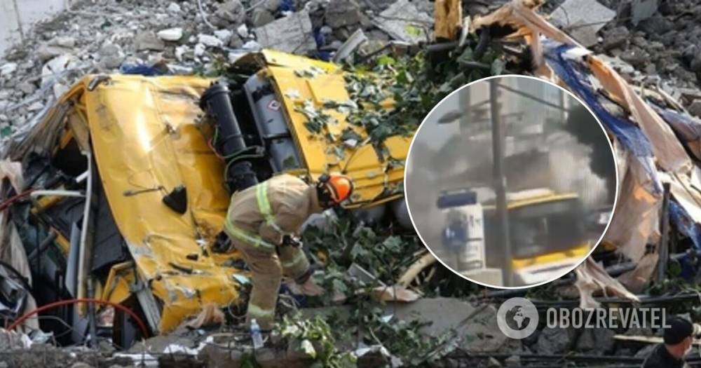 В Южной Корее здание рухнуло на автобус с людьми - видео