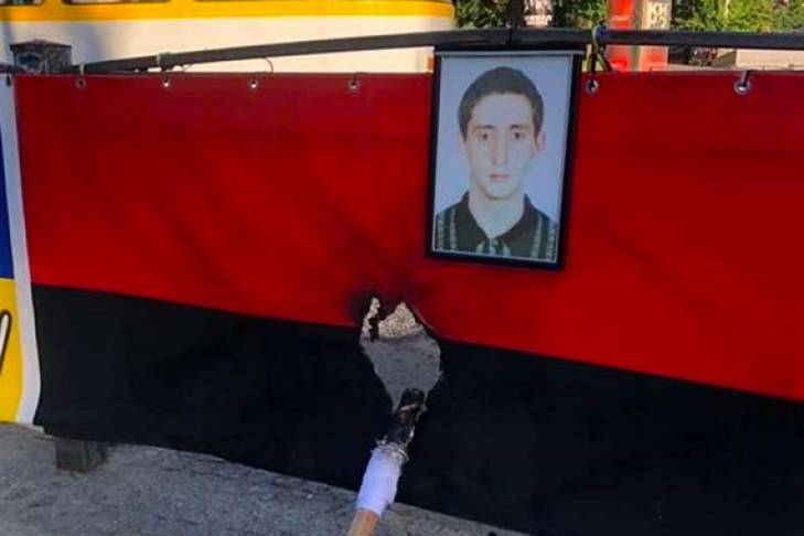 В Одессе подожгли мемориал погибшим евромайдановцам