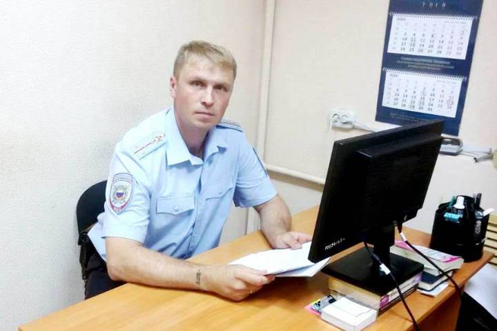 Псковские полицейские и медики спасли жизнь жителю Санкт-Петербурга