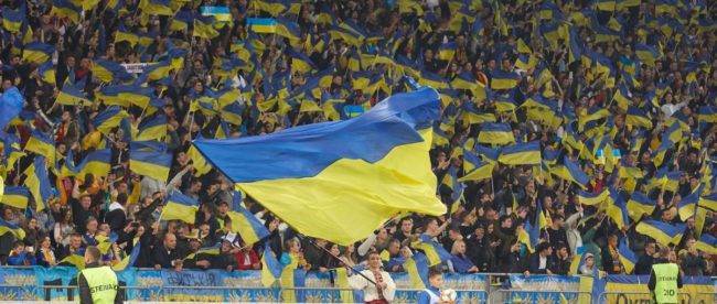 Лозунги «Слава Украине» и «Героям слава» официально утвердили футбольным символом
