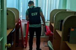 В двух городах Украины накрыли мошеннические колл-центры, работавшие на РФ