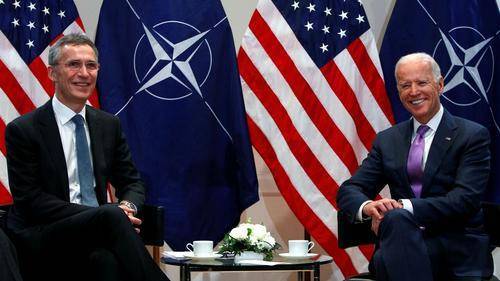 НАТО обсуждает новую стратегию на противодействие России и высказывает пожелание наладить с ней диалог