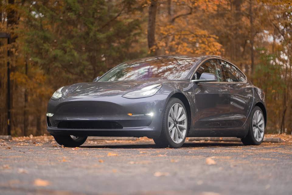 Tesla доставила покупателям первые модели Model S Plaid (ВИДЕО) и мира