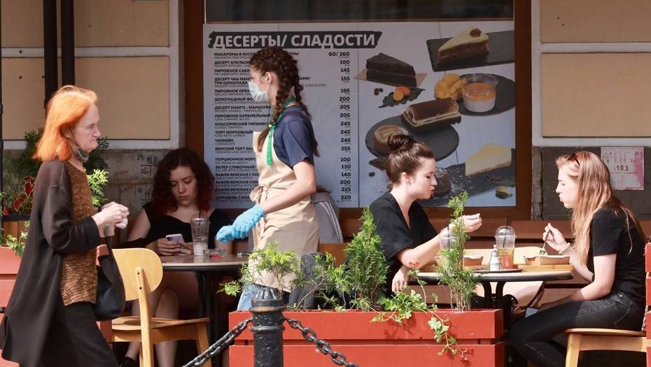 Цены в ресторанах и кафе Петербурга за год выросли на 10%