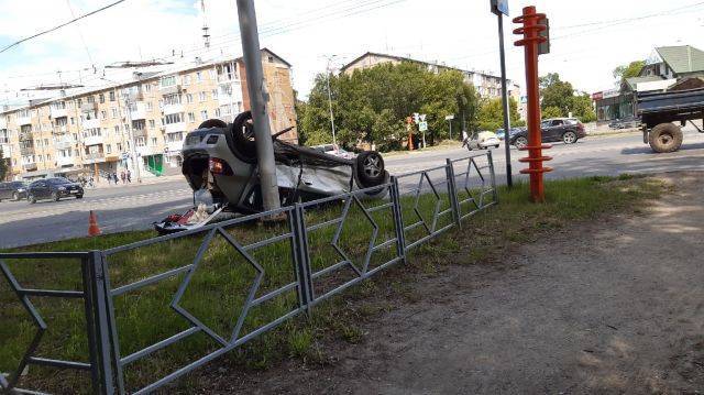 Два автомобиля столкнулись на перекрёстке в Кемерове