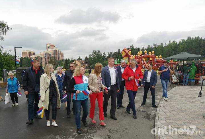 Фестиваль творчества, посвященный Дню России, открылся во Всеволожске — фото и видео