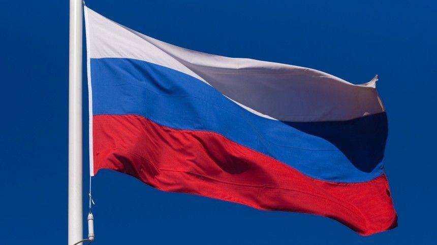 Государственный триколор подняли в стратосферу в честь Дня России — видео
