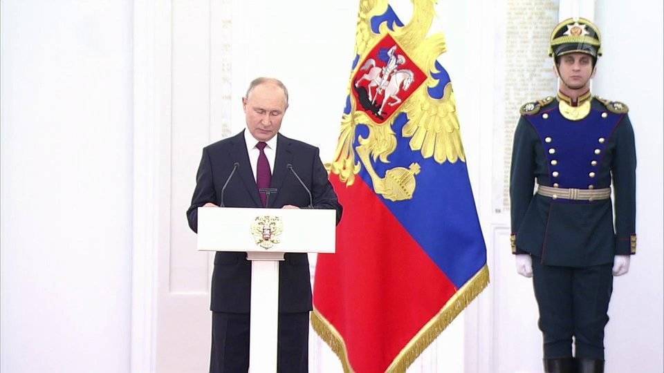 В Кремле состоялась торжественная церемония вручения медалей героя труда и государственных премий