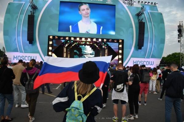 В Санкт-Петербурге начался матч чемпионата Европы по футболу между сборными России и Бельгии