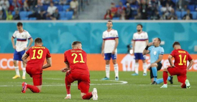 Болельщики освистали сборную Бельгии, вставшую на колено перед игрой с Россией