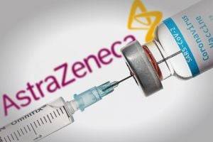 Вакцина AstraZeneca несет опасность: подробности