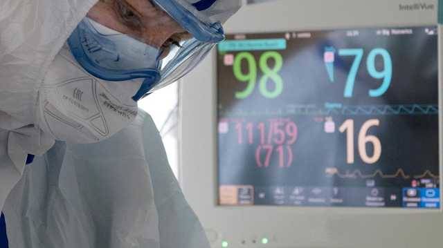 Украину назвали второй в Европе по смертности от COVID-19 за сутки