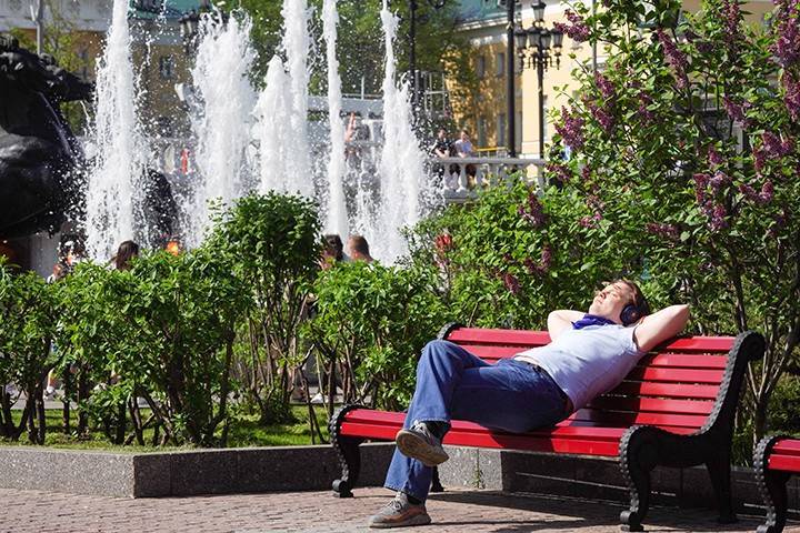 Москвичам пообещали жаркую погоду на неделе с 14 по 20 июня