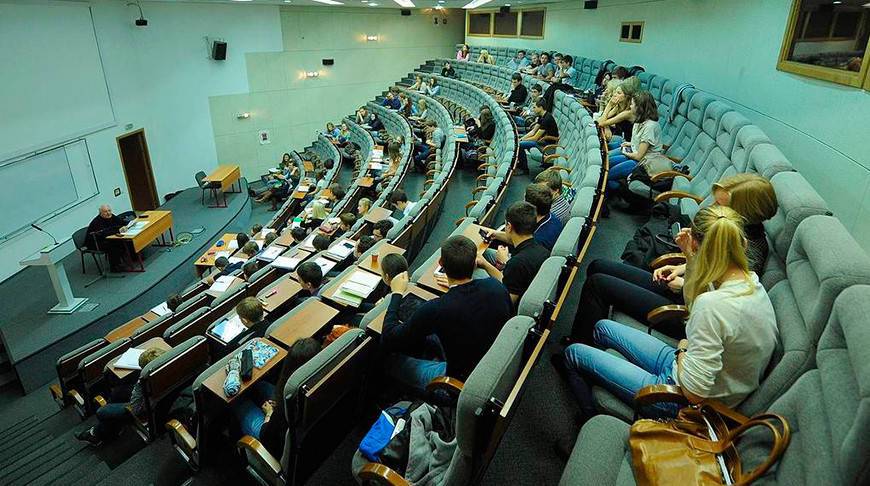 Правительство России одобрило упрощение процедуры пребывания в стране иностранных студентов