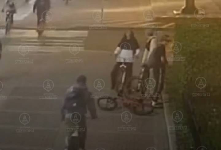 Нашествие двухколёсников: около 200 велосипедистов устроили заезд в Петербурге, нарушая правила ПДД