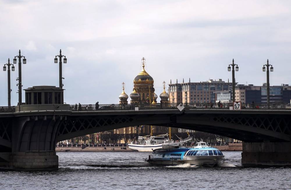 В Санкт-Петербурге усилят ограничения из-за коронавируса